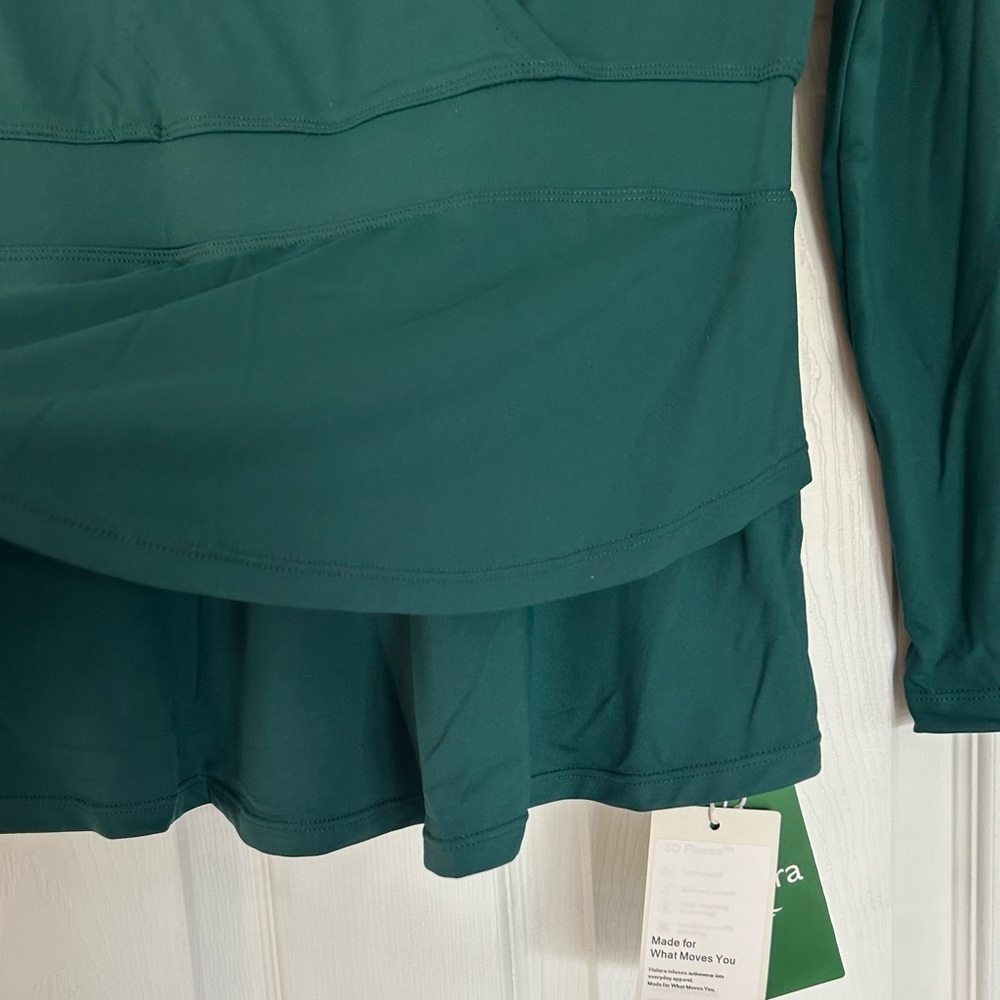 Halara Green Long Sleeve V-Neck Ruffle Hem Top Size Medium Stretch NEW With Tags - Picture 4 of 11